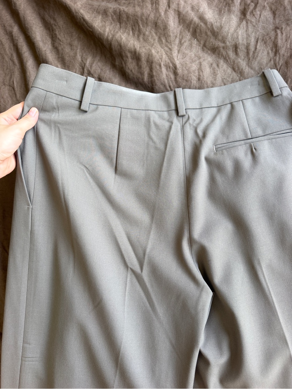 Cos pleated taupe cropped pants, size 10 - Picture 10 of 10